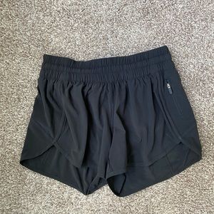 Lululemon Tracker short - size 8